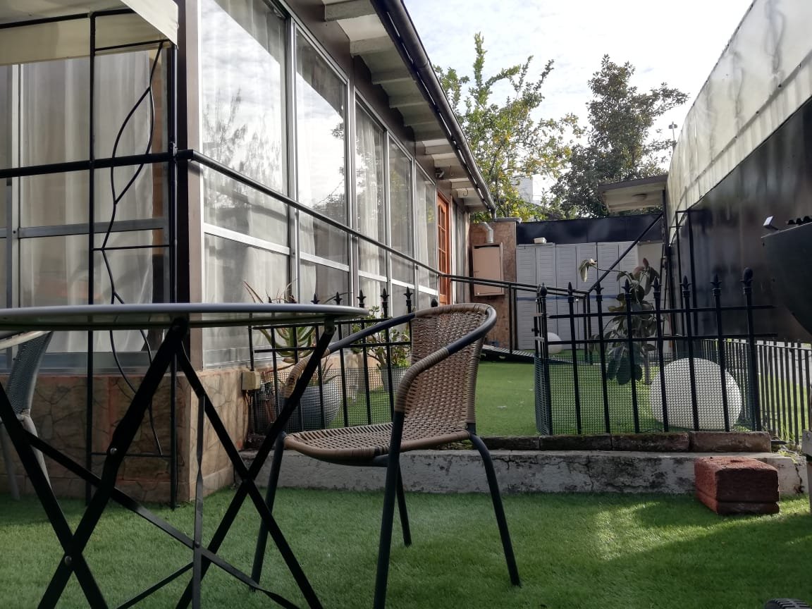 Patio con sillas Capitanía